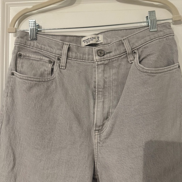 Abercrombie & Fitch Relaxed 90's Jeans - Picture 3 of 7